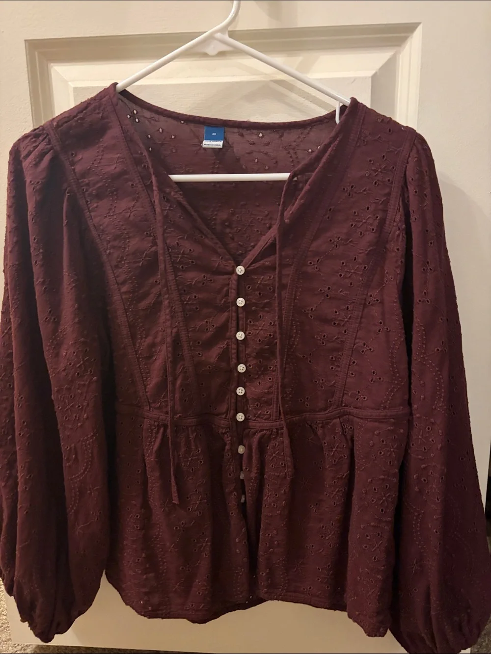 Old navy puff sleeve button, front tie, crochet lace top